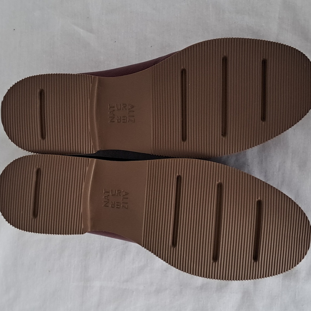 Naturalizer‎ Theo Loafer. Womans Size 8. Cranberry. - Picture 9 of 13